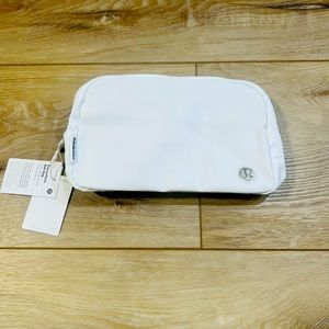 Lulu everywhere belt bag 1L
